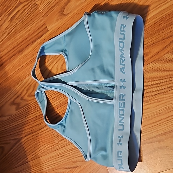 Under Armour medium impact sports bra, size large - Picture 2 of 3